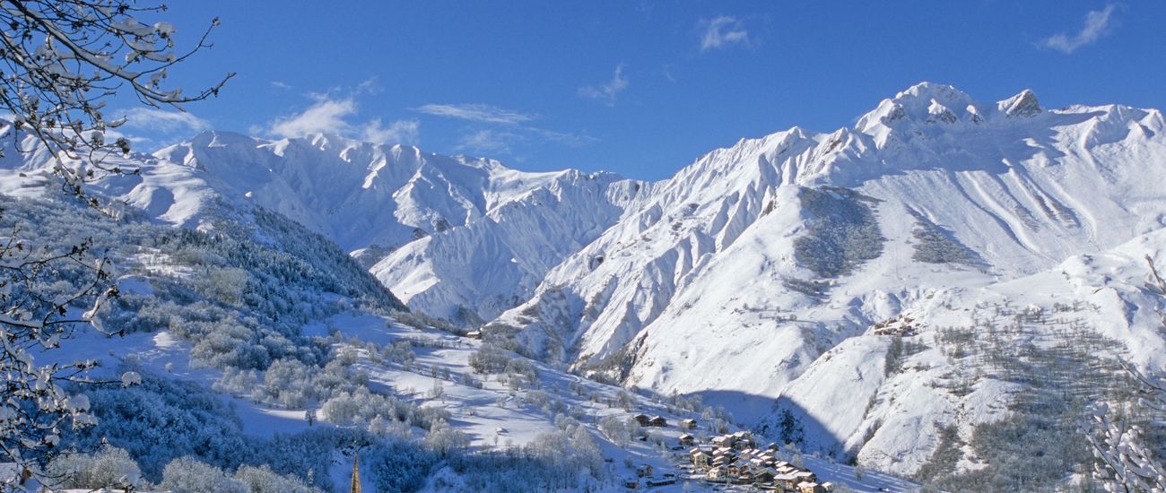 plans des pistes et de la station des menuires
